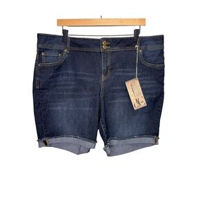 Pennington's DC Jeans Slightly Curvy Fit Straight Leg Jean Shorts Size 20 NWT